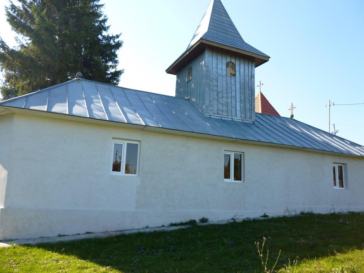 Biserica poza mai veche