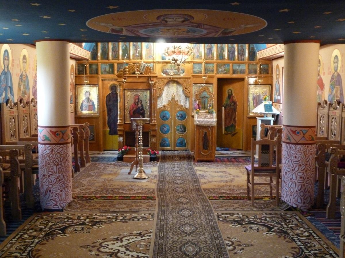 Biserica - interior poza mai veche