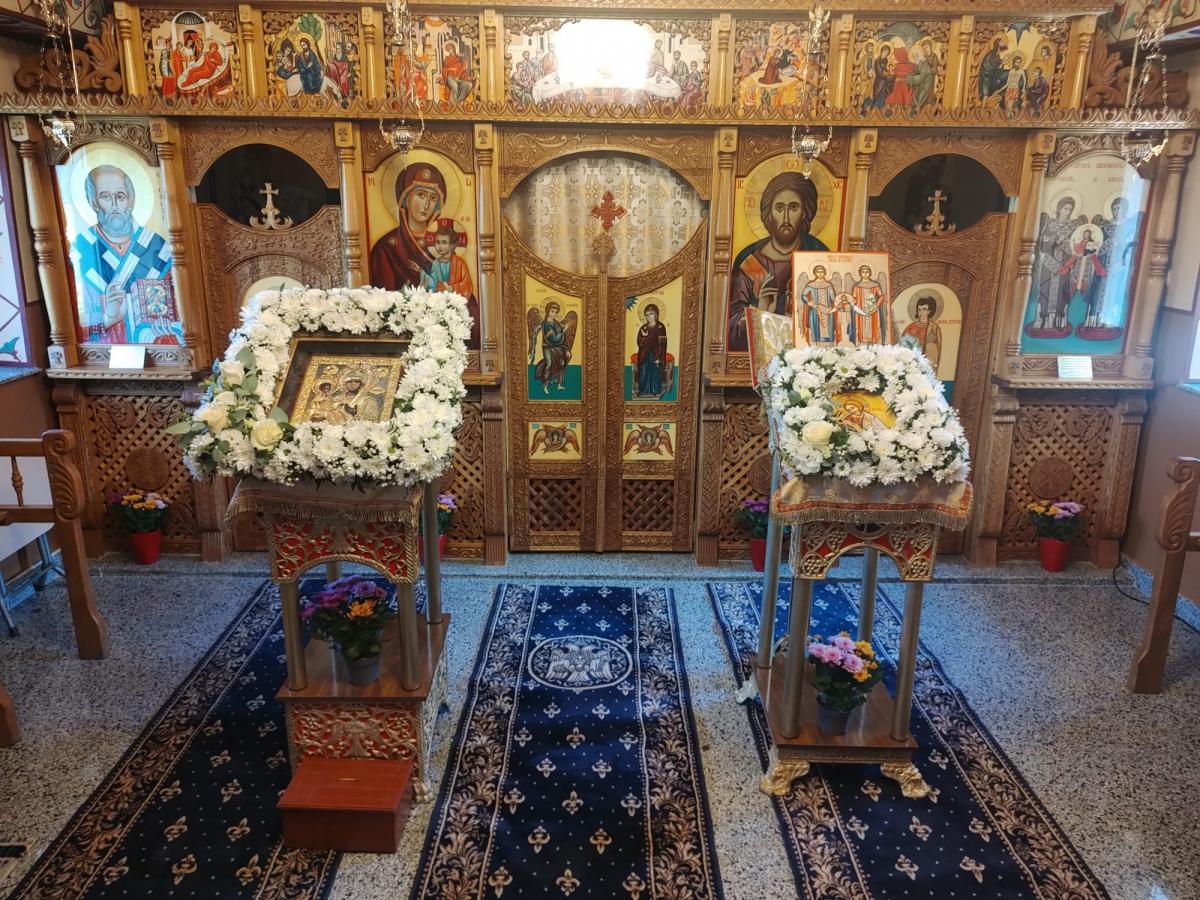 Biserica impodobita in prag de mare sarbatoare